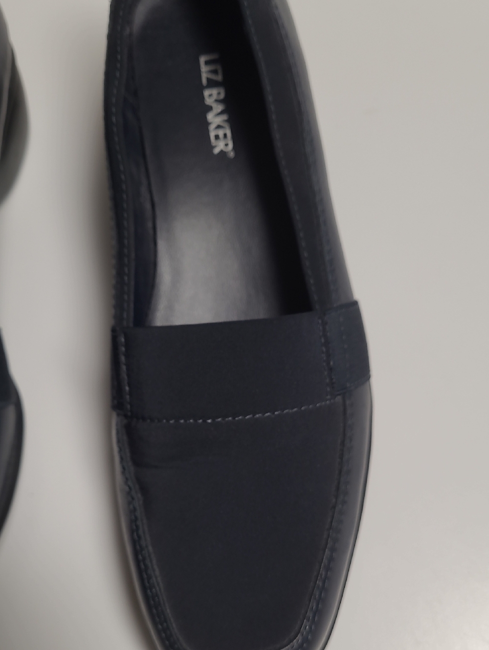 Liz Baker Navy Leather Slip-On Loafers - Size 6.5 - Picture 2 of 5